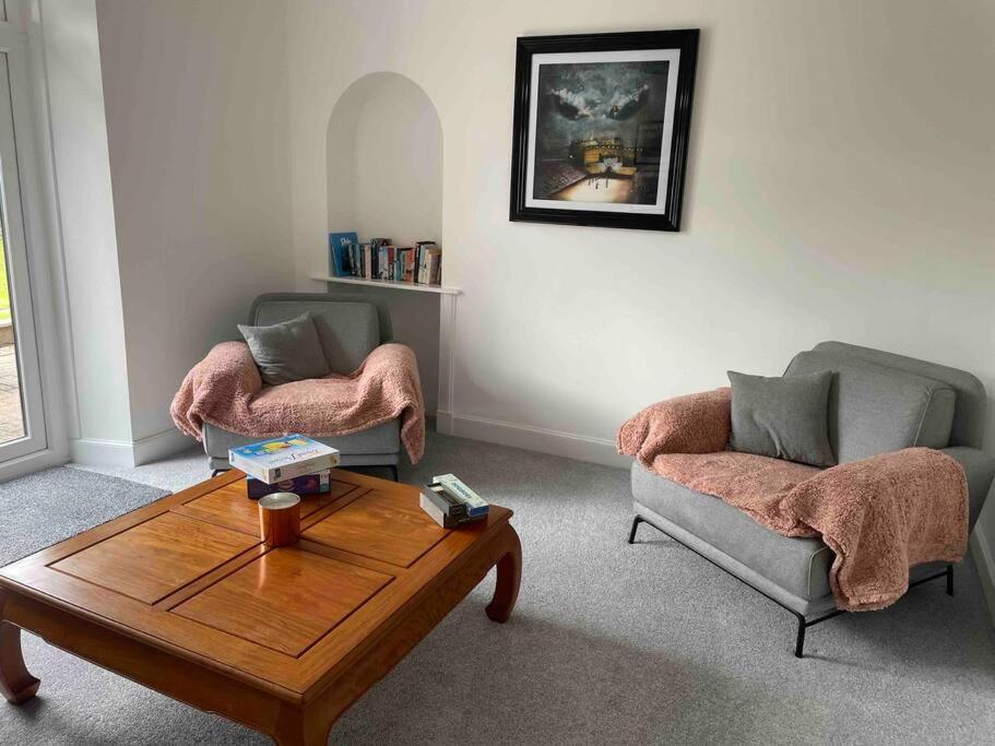 Fantastic Home In Brightons, Falkirk. Polmont Luaran gambar
