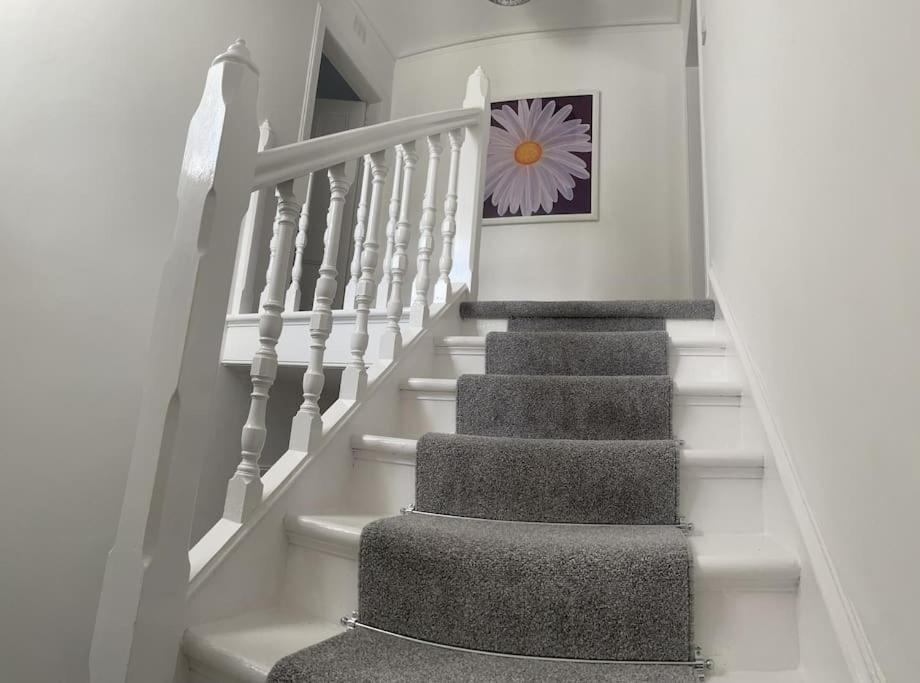 Fantastic Home In Brightons, Falkirk. Polmont Luaran gambar